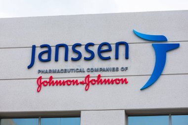 Janssen Eczacılık levhası ve logosu. Janssen Pharmaceutica, Johnson ve Johnson 'a ait bir ilaç şirketidir.