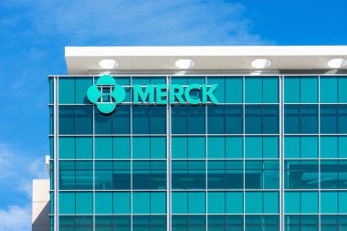 Merck Araştırma Laboratuvarları 'nın Silikon Vadisi' ndeki kampüsünün üstündeki Merck tabelası. Merck Co., ABD 'nin Güney San Francisco şehrinde bulunan çok uluslu bir ilaç şirketidir.