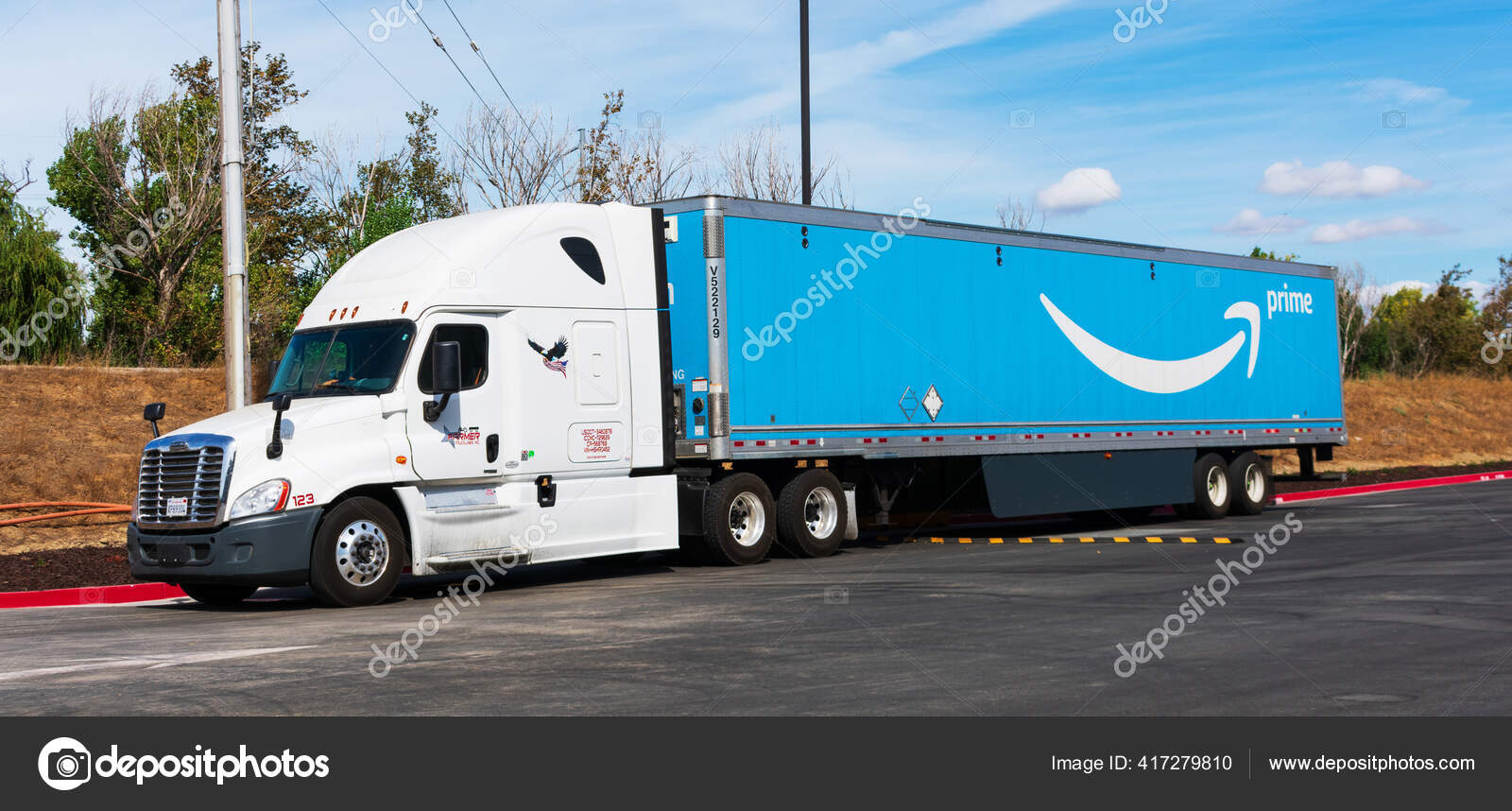 Amazon Prime Delivery Truck Amazon Fulfillment Center Newark California Usa Stock Editorial Photo C Michaelvi Amazon Prime Delivery Truck Amazon Fulfillment Center Newark California Usa Stock Editorial Photo C Michaelvi
