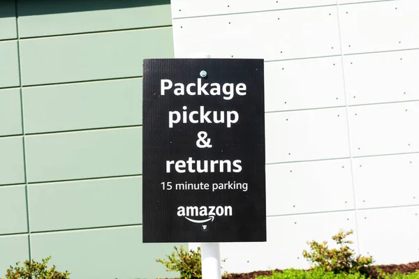 Cartel Recogida Devolución Paquetes Amazon Hub Locker San José California — Foto de Stock