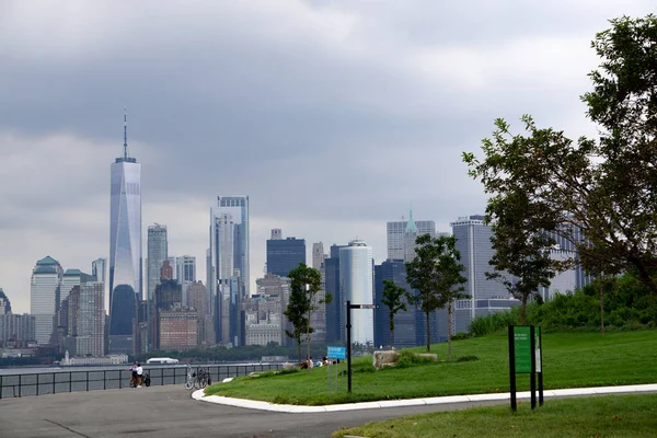 Aerial View Downtown Manhattan Seen Governors Island Cloudy Day — Stock Photo, Image