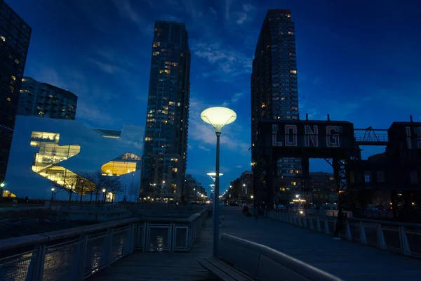 Pier Και Long Island City Βράδυ Δει Από Gantry Plaza — Φωτογραφία Αρχείου