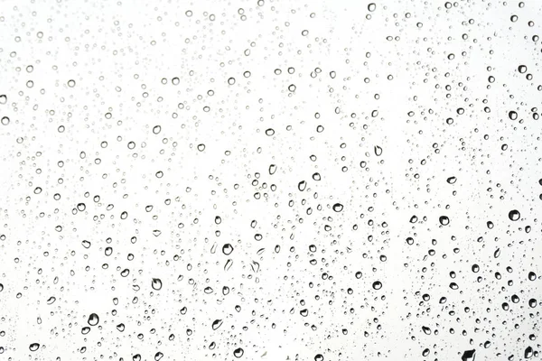 水滴在玻璃杯上 窗台上的雨滴 — 图库照片