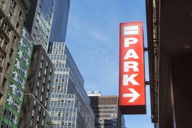 Arabaları ve araçları günün her saatinde park etmek pahalı.