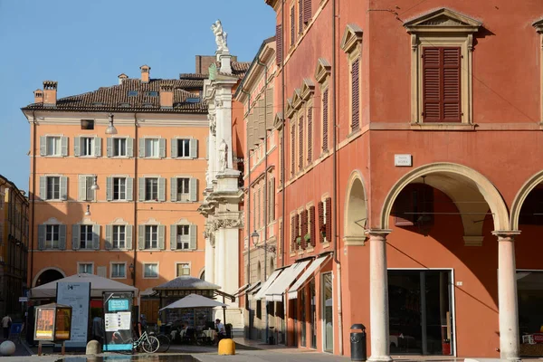2019年6月23日 意大利 莫迪纳 罗马广场和埃米莉亚 罗马纳莫迪纳军事学院 它以其香醋 法拉利和兰博基尼跑车而闻名 — 图库照片
