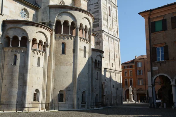 意大利 莫迪纳2019年6月23日 莫迪纳主教座堂是罗马风格的杰作 它始建于1099年 由建筑师Lanfranco建造于圣杰米尼亚诺墓地 — 图库照片