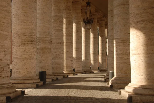 Famoso Colonnato Piazza San Pietro Vaticano Che Costituito Grandi Colonne — Foto Stock