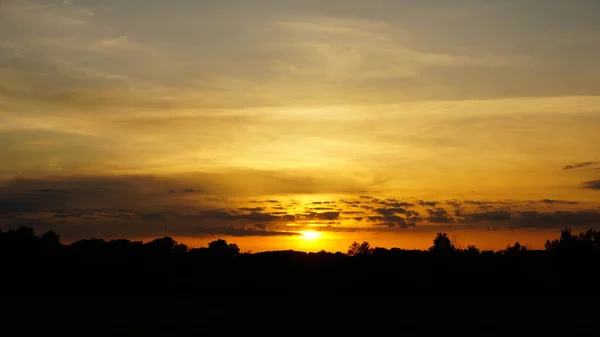 Cielo Puesta Del Sol Hermoso Verano Cálido Paisaje — Foto de Stock