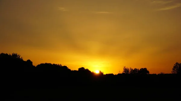 Západ Slunce Obloha Krásná Letní Teplá Krajina — Stock fotografie