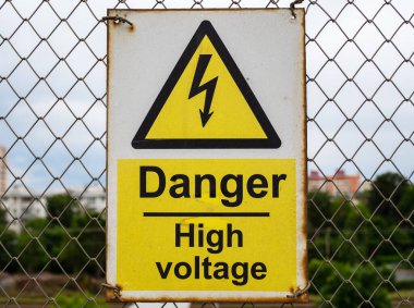 Güvenlik sembolü: Dikkat, elektrik şoku riski