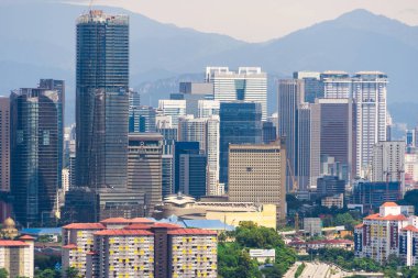 Panorama cityscape görünümü ortasında Kuala Lumpur şehir merkezi, gündüz, Malezya.
