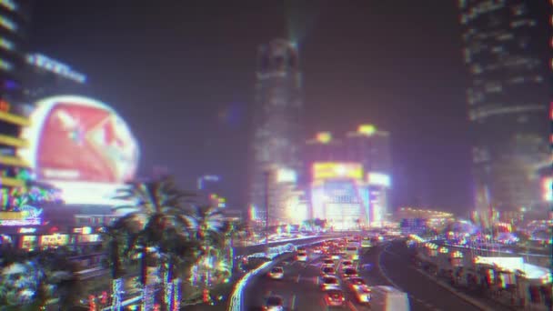 La vita della grande città brilla di cartelli pubblicitari: auto e persone si muovono per le strade. Foto astratta concettuale e stilizzata a Shanghai Puxi centaral Xujiahui, Cina — Video Stock