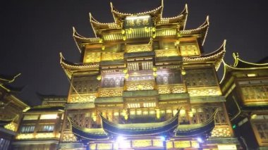 Şangay, Çin - 15 Ocak 2018: Gece Yu Yuan Garden'da Shanghai Old Tea House, Çin
