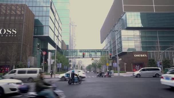 Shanghai, China - 15 januari 2018: het straatbeeld van de eeuw avenue in shanghai, China — Stockvideo