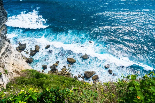 Adalar ve uçurumun kıyısında Adası, Endonezya, bali, taş