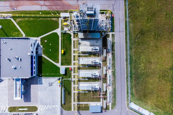 Widok z lotu ptaka ciekłego zbiornika chemicznego, przechowywanie płynnych produktów chemicznych i petrochemicznych — Zdjęcie stockowe