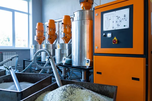 Polyurethane foam pipes production. Manufacturing facility. Automated production facility machine — Stock Photo, Image