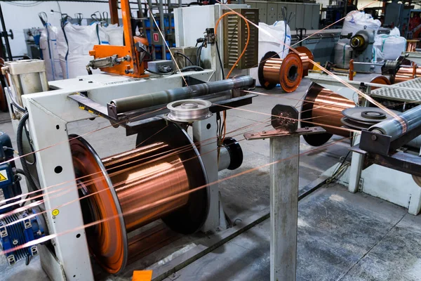 Equipos para la producción de cables en la fábrica — Foto de Stock