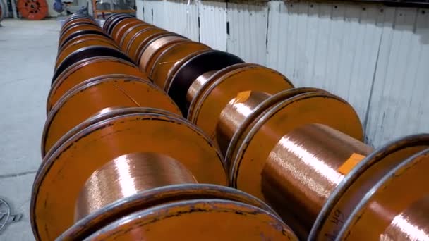 工厂用钢丝绳生产铜丝、青铜电缆 — 图库视频影像