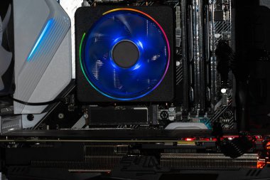 Neon ışıklı işlemci soğutucusu. Led Işık, Cpu Soğutucu.