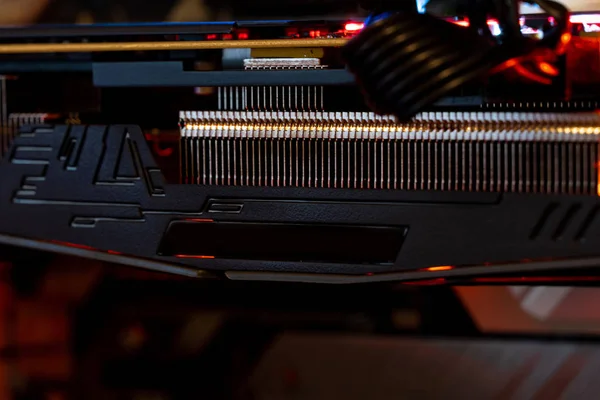 Bilgisayar grafik kartı, Cpu Soğutucu. Dahili Ledler ile aydınlatılan bilgisayar devre kartı ve Cpu soğutma fanları.