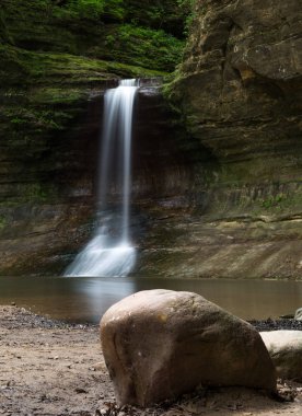 Art arda sıralı uzun pozlama alt Dells düşüyor. Matthiessen Devlet Parkı, Illinois, ABD.