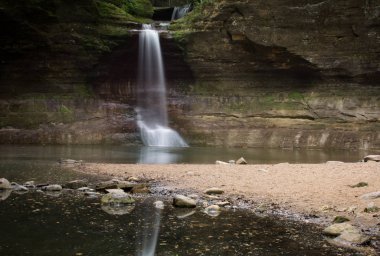 Art arda sıralı uzun pozlama alt Dells düşüyor. Matthiessen Devlet Parkı, Illinois, ABD.