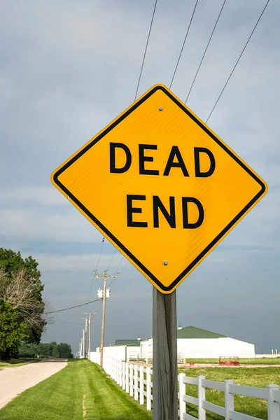 Dead End Road Sign Rural Illinois Shining Afternoon Light — Stock Photo, Image