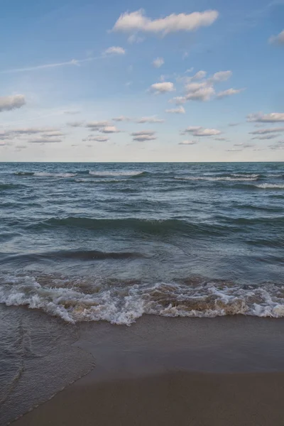 Olas Cayendo Orilla Del Lago Michigan Indiana Dunes State Park — Foto de Stock