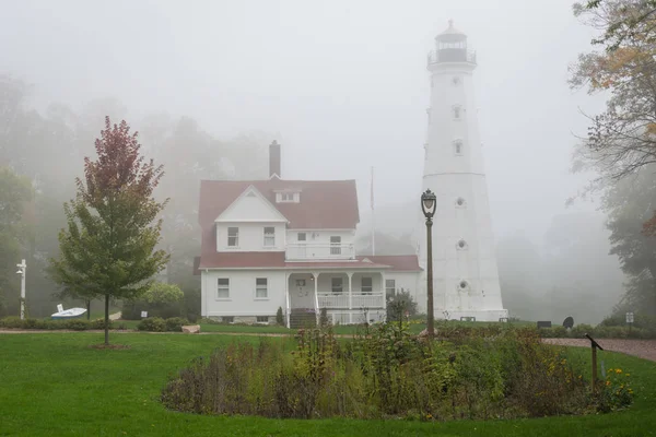 Niebla Intensa Tarde Faro North Point Milwaukee Wisconsin —  Fotos de Stock