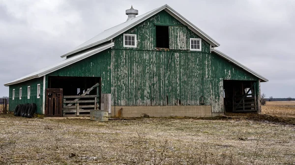 Old Green Barn Cold Winter Morning Millbrook Illinois — Stock Photo, Image