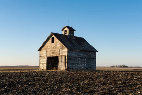 Grange Isolée Midwest Par Une Journée Froide Hivers Approchant Coucher — Photo