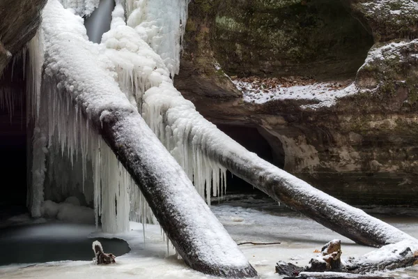 Água Congelada Icicles Formando Cachoeira Kaskaskia Canyon Parque Estadual Starved — Fotografia de Stock