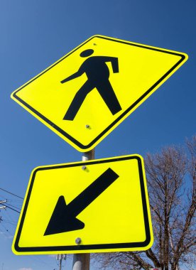 Yaya geçidi işaret yansıtıcı sarı.