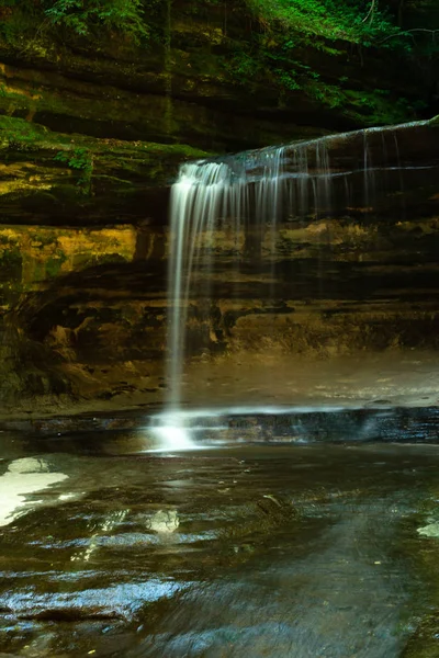 Primavera Lasalle Canyon Parte Estado Rocha Faminta Illinois — Fotografia de Stock