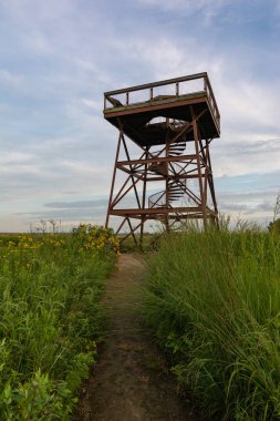 Şafakta gözlem güvertesi.