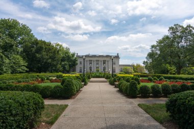 Eski yöneticiler konağı.