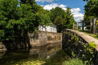 I & M kanalına kilitlen. Channahon Eyalet Parkı, Illinois.