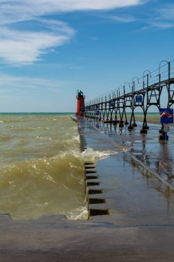 Michigan Gölü 'ndeki deniz feneri güzel bir yaz akşamüstü. South Haven, Michigan, ABD