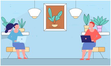 Kızlar evde dizüstü bilgisayarla çalışıyorlar.