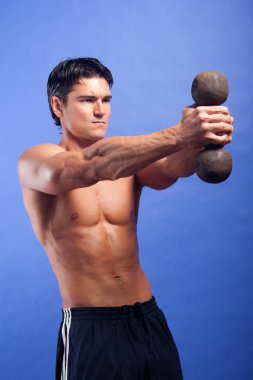 Seksi atlet kamera için poz veriyor..