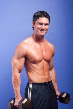 Seksi atlet kamera için poz veriyor..