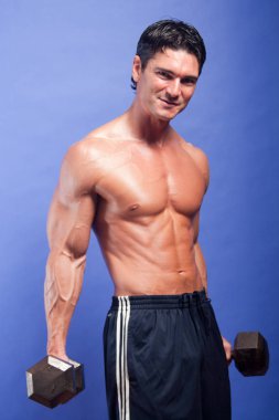 Seksi atlet kamera için poz veriyor..