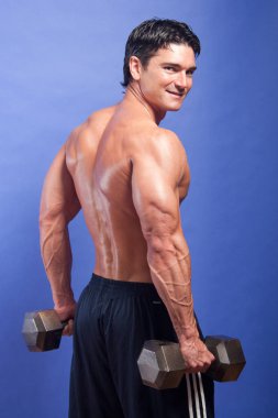 Seksi atlet kamera için poz veriyor..