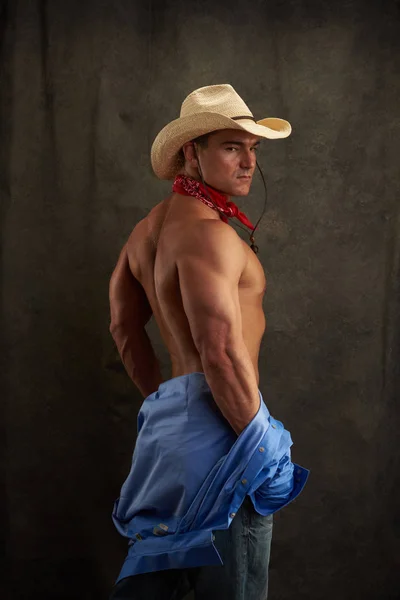 Cowboy Sexy Mostra Suoi Muscoli — Foto Stock