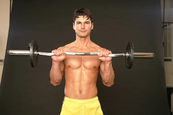 Hombre Está Haciendo Ejercicio Para Cámara —  Fotos de Stock