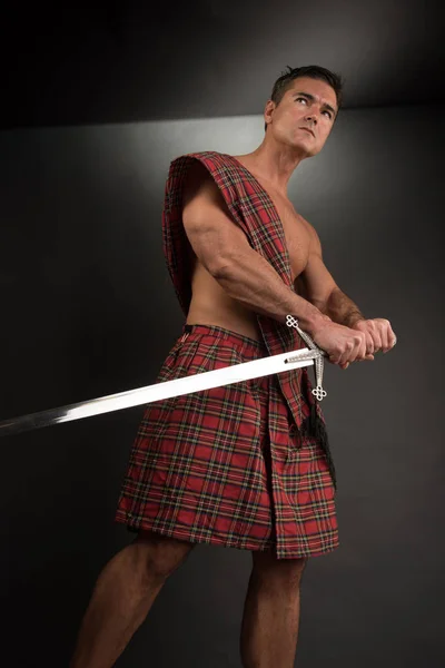 Sexy Highlander Představuje Pro Fotoaparát — Stock fotografie