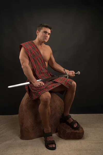 Sexy Highlander Prepares Battle — Stock Photo, Image