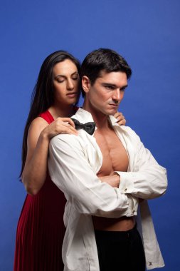 seksi çift birlikte poz.