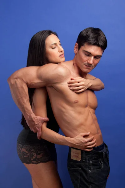 Casal Sexy Posar Juntos Abraço — Fotografia de Stock